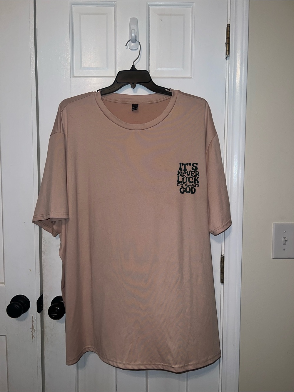 Manfinity Men's Short Sleeve Tee in Beige with Dark Green Chest Print